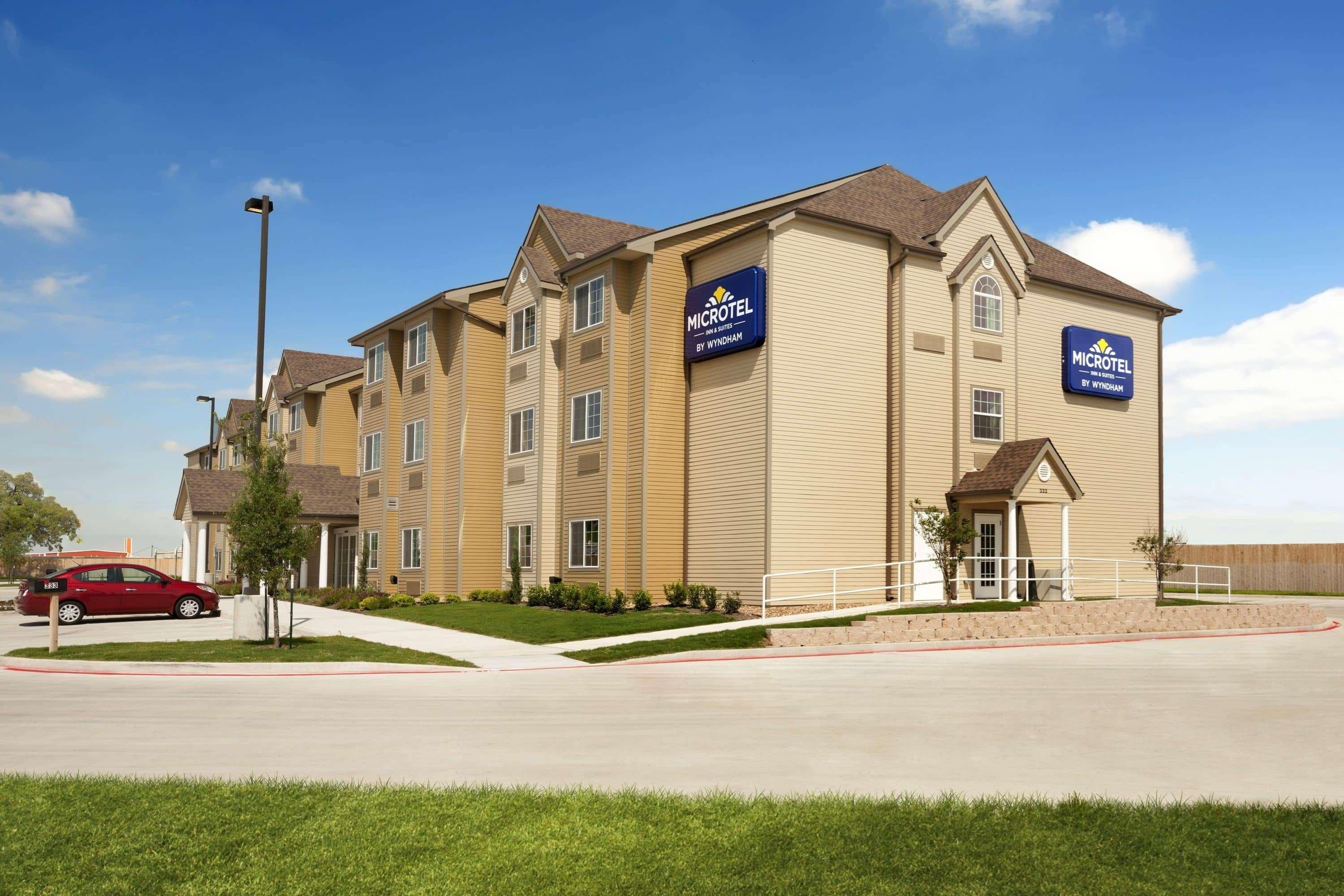 Microtel Inn & Suites Kenedy Exterior foto