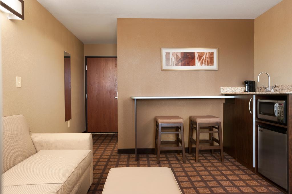 Microtel Inn & Suites Kenedy Exterior foto