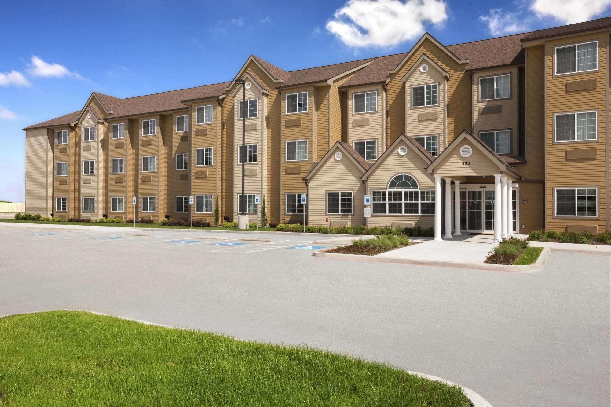 Microtel Inn & Suites Kenedy Exterior foto